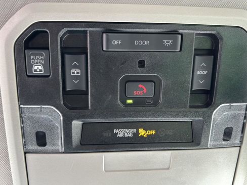 Used 2024 Toyota Tundra Limited image 37