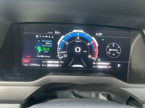 Used 2024 Toyota Tundra Limited w/ Power Package AWD/4WD image 4