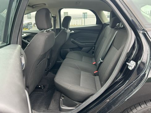 Used 2017 Ford Focus SE FWD image 28