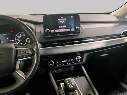 Used 2023 Mitsubishi Outlander ES FWD image 13