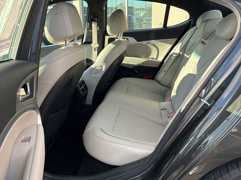 Used 2023 Genesis G70 3.3T w/ Sport Advanced Package image 15