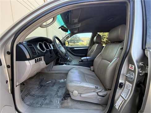 Used 2005 Toyota 4Runner SR5 RWD image 20