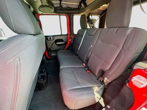 Used 2018 Jeep Wrangler Unlimited Sport S AWD/4WD image 22