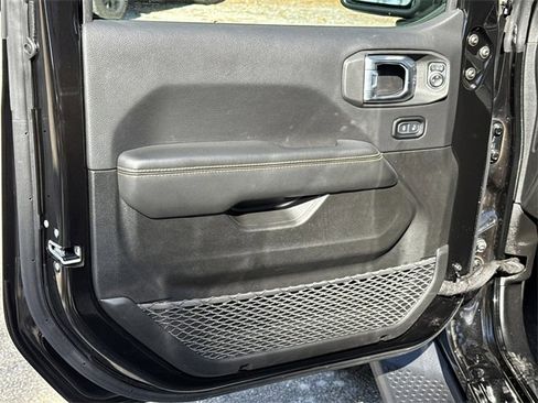 Used 2024 Jeep Wrangler Sahara w/ Safety Group image 10