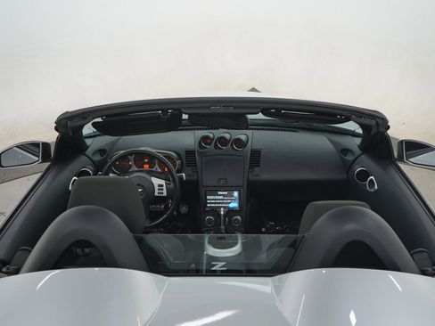 Used 2007 Nissan 350Z Enthusiast RWD image 11