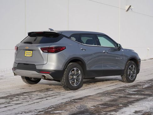 Used 2025 Chevrolet Blazer LT image 3