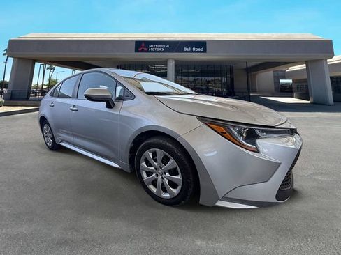 Used 2024 Toyota Corolla LE FWD image 4