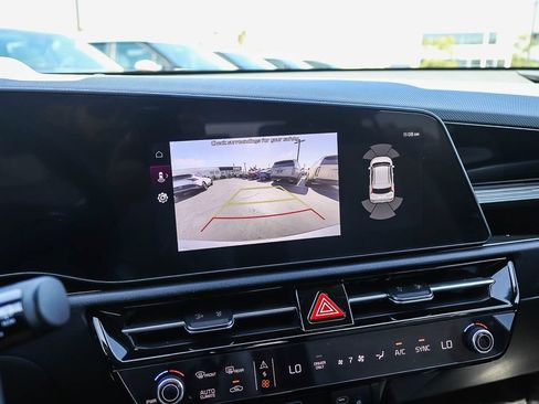 Certified 2025 Kia Niro FWD image 24