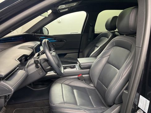 Certified 2025 Lincoln Nautilus Premier w/ Equipment Group 102A image 28