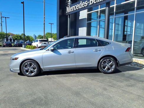 Used 2023 Honda Accord EX image 3