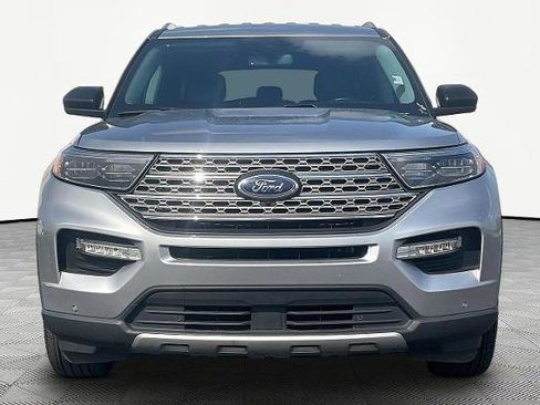 Certified 2023 Ford Explorer Limited image 3