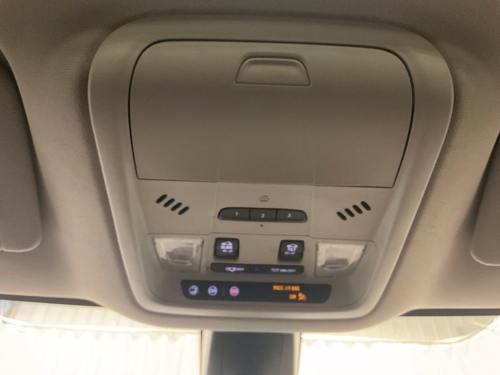 Used 2021 Buick Enclave Avenir w/ Avenir Technology Package AWD/4WD image 29