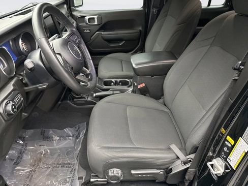 Used 2022 Jeep Gladiator Sport image 11
