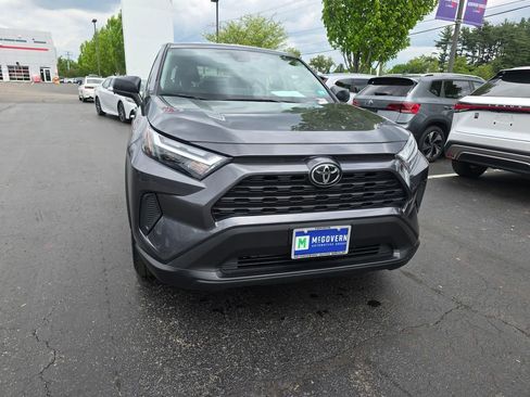 Used 2024 Toyota RAV4 LE AWD/4WD image 9