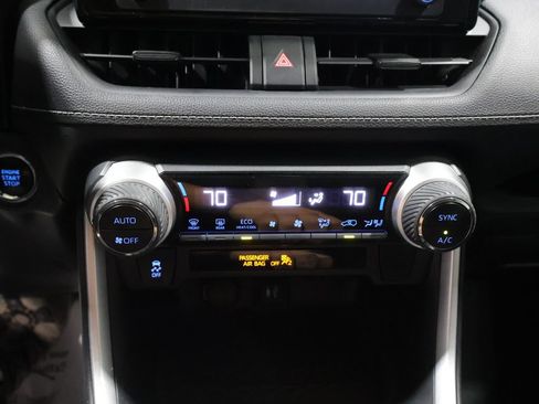 Used 2019 Toyota RAV4 XLE AWD/4WD image 27