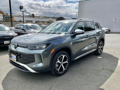 New 2026 Volkswagen Tiguan SE image 4