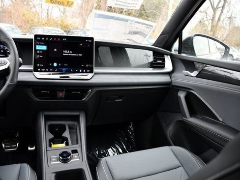 New 2026 Volkswagen Tiguan SE R-Line image 20