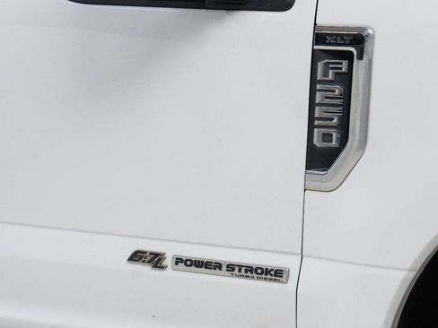 Used 2018 Ford F250 XLT AWD/4WD image 15