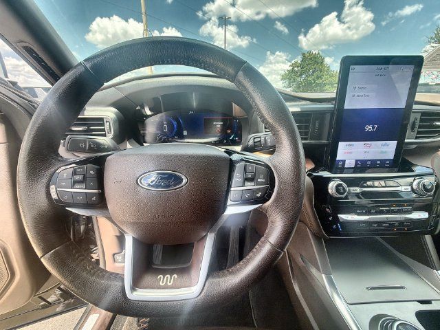 Used 2022 Ford Explorer King Ranch w/ Technology Package AWD/4WD image 11