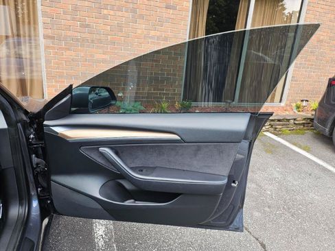 Used 2023 Tesla Model 3 Standard Range RWD image 53