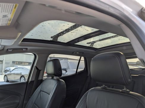 Used 2022 GMC Terrain SLT image 23