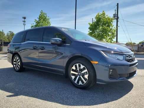 Certified 2026 Honda Odyssey EX-L image 3