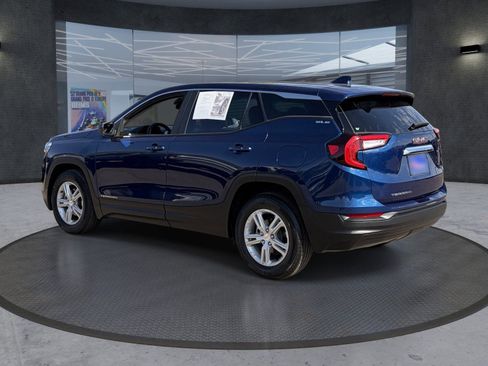 Certified 2022 GMC Terrain SLE FWD image 4