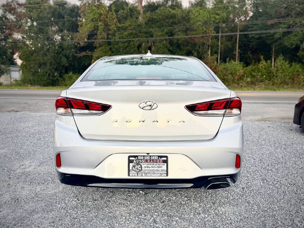 Used 2018 Hyundai Sonata SEL w/ Tech Package 02 FWD image 3
