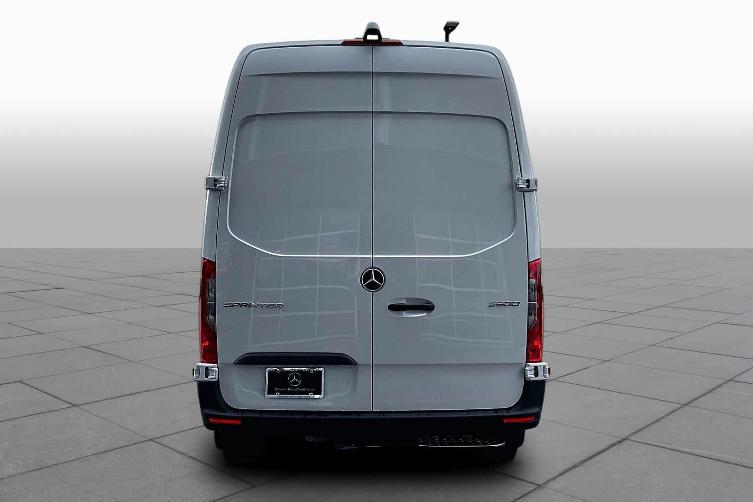 Used 2026 Mercedes-Benz Sprinter 2500 image 4
