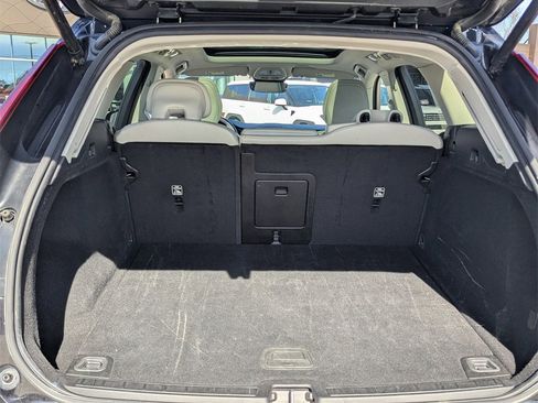 Used 2024 Volvo XC60 B5 Core image 24