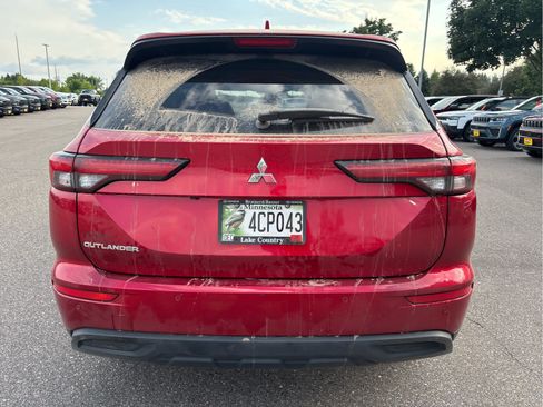 Used 2022 Mitsubishi Outlander ES AWD/4WD image 2
