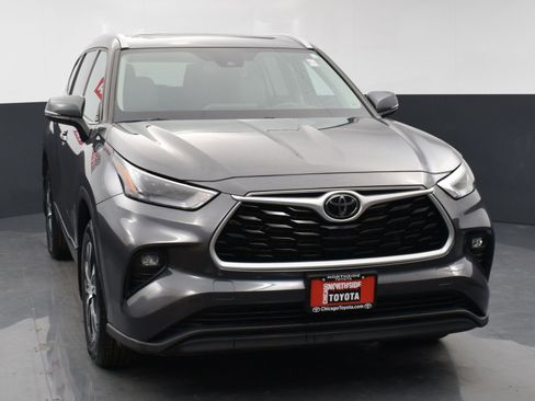 Used 2022 Toyota Highlander XLE image 7