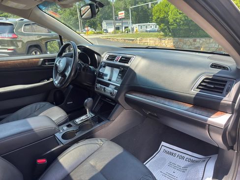 Used 2016 Subaru Outback 2.5i Limited AWD/4WD image 24