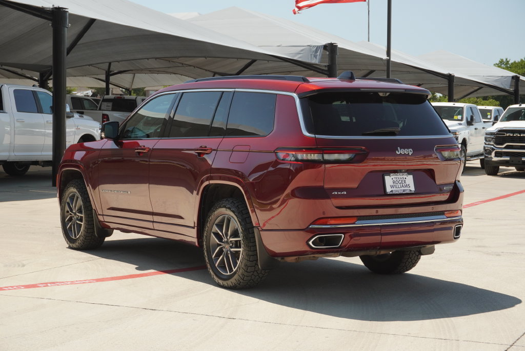 Used 2024 Jeep Grand Cherokee L Overland w/ Advanced Protech Group III AWD/4WD image 3