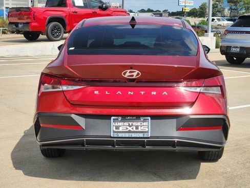 Used 2024 Hyundai Elantra SEL FWD image 6