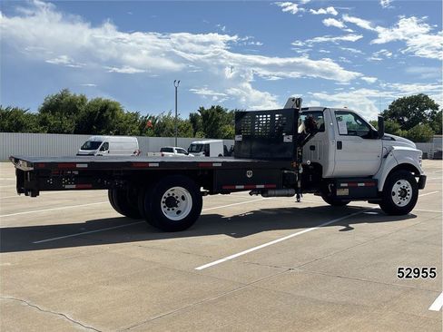 Used 2022 Ford F650 2WD Regular Cab Super Duty image 2