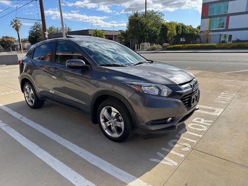 Used 2017 Honda HR-V EX image 6