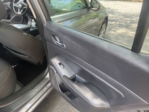 Used 2020 Nissan Altima 2.5 S FWD image 25