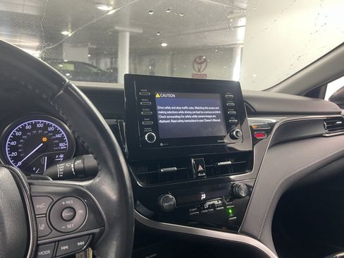 Used 2021 Toyota Camry SE w/ Carpet Mat Package (TMS) image 10