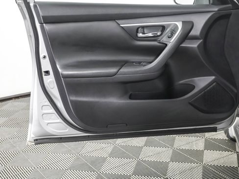 Used 2017 Nissan Altima 2.5 S w/ Power Driver Seat Package FWD image 32