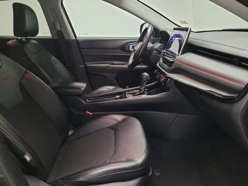 Used 2022 Jeep Compass Trailhawk w/ Trailhawk Convenience Group AWD/4WD image 21