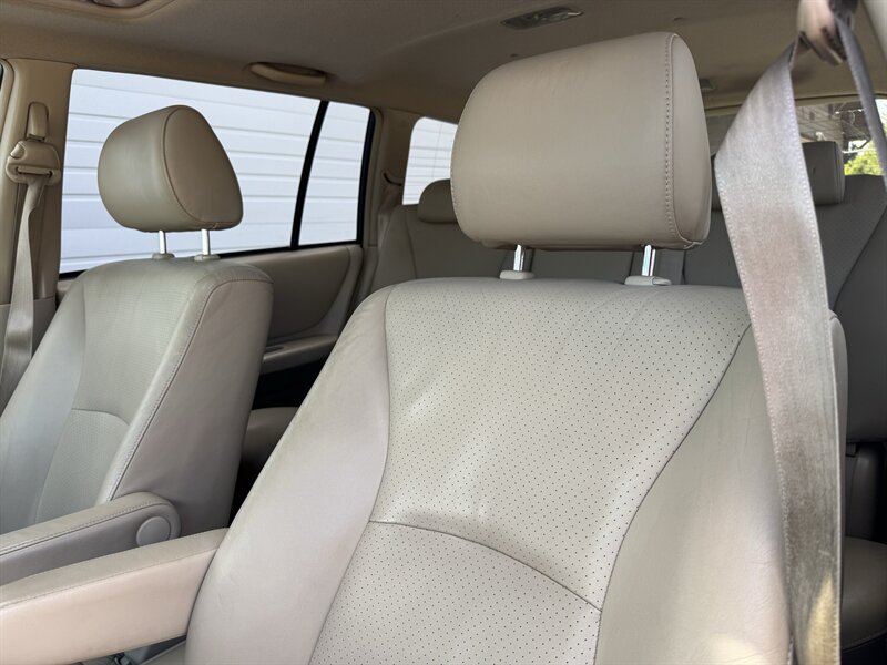 Used 2006 Toyota Highlander Limited AWD/4WD image 11