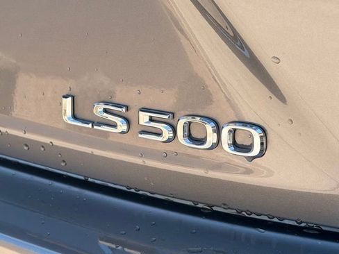 Used 2023 Lexus LS 500 w/ Interior Upgrade Package RWD image 6