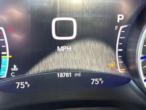 Certified 2023 Chrysler Pacifica Touring-L w/ S Appearance Package AWD/4WD image 23