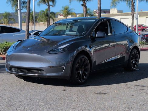 Used 2023 Tesla Model Y Long Range image 5