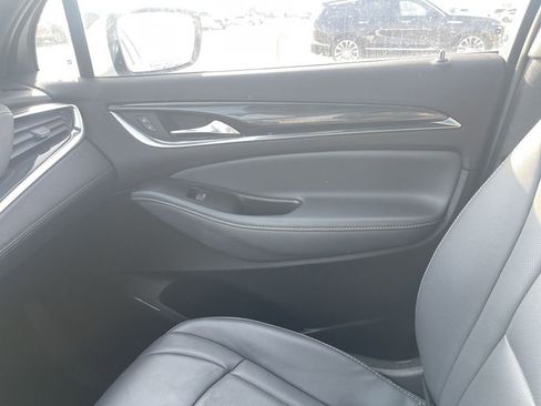 Used 2023 Buick Enclave Essence image 20