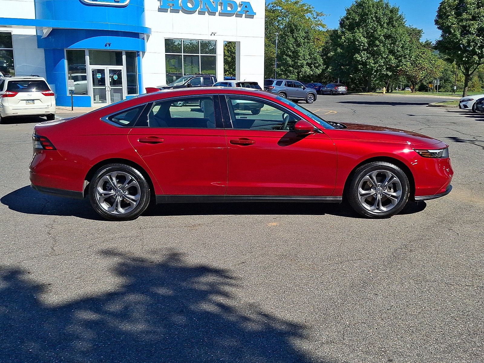 Used 2024 Honda Accord EX image 7
