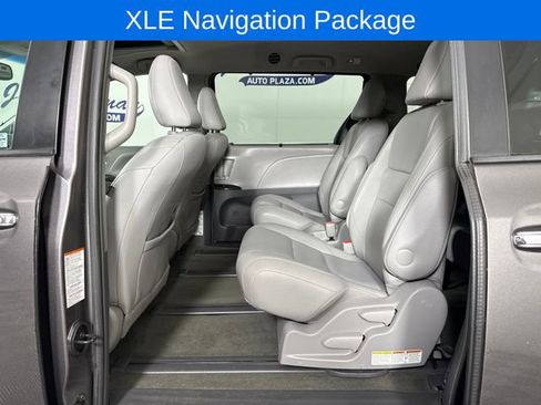 Used 2017 Toyota Sienna XLE AWD/4WD image 13