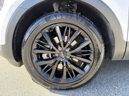 Used 2022 Kia Telluride SX w/ SX Prestige Package image 10