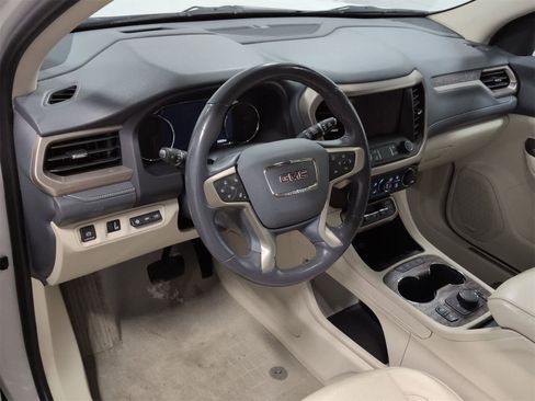 Used 2021 GMC Acadia Denali w/ Denali Technology Package image 10